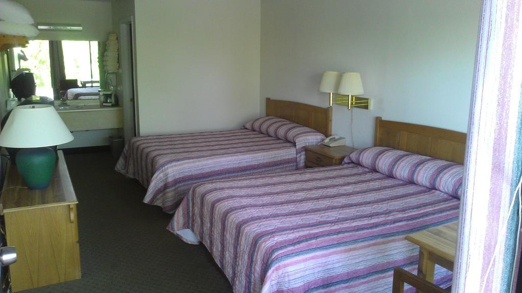 Almost Home Lodge Branson Quarto foto